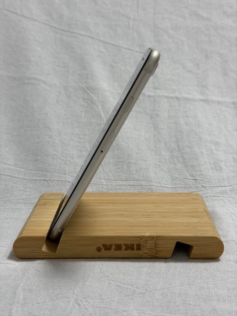 iPhone SE 第3世代 64GB スターライト　SIMフリー 85%