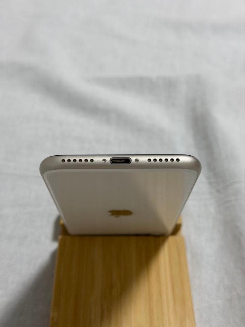 iPhone SE 第3世代 64GB スターライト　SIMフリー 85%