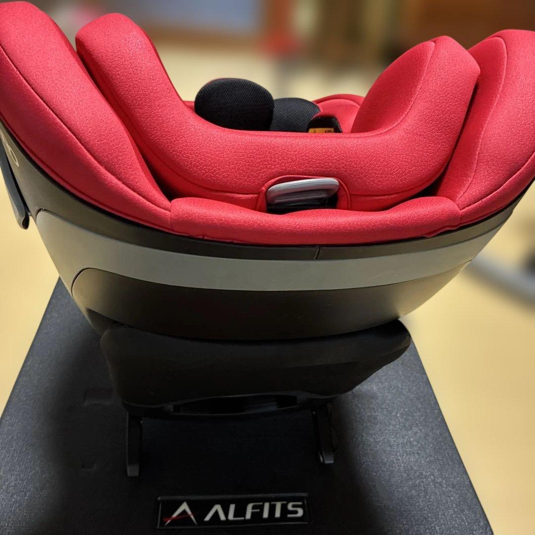 yuu プロフ必読 RECARO チャイルドシート 赤 ISOFIX