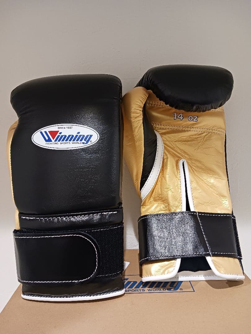 ウイニング　ボクシンググローブ　14oz 　黒　ゴールド 新品