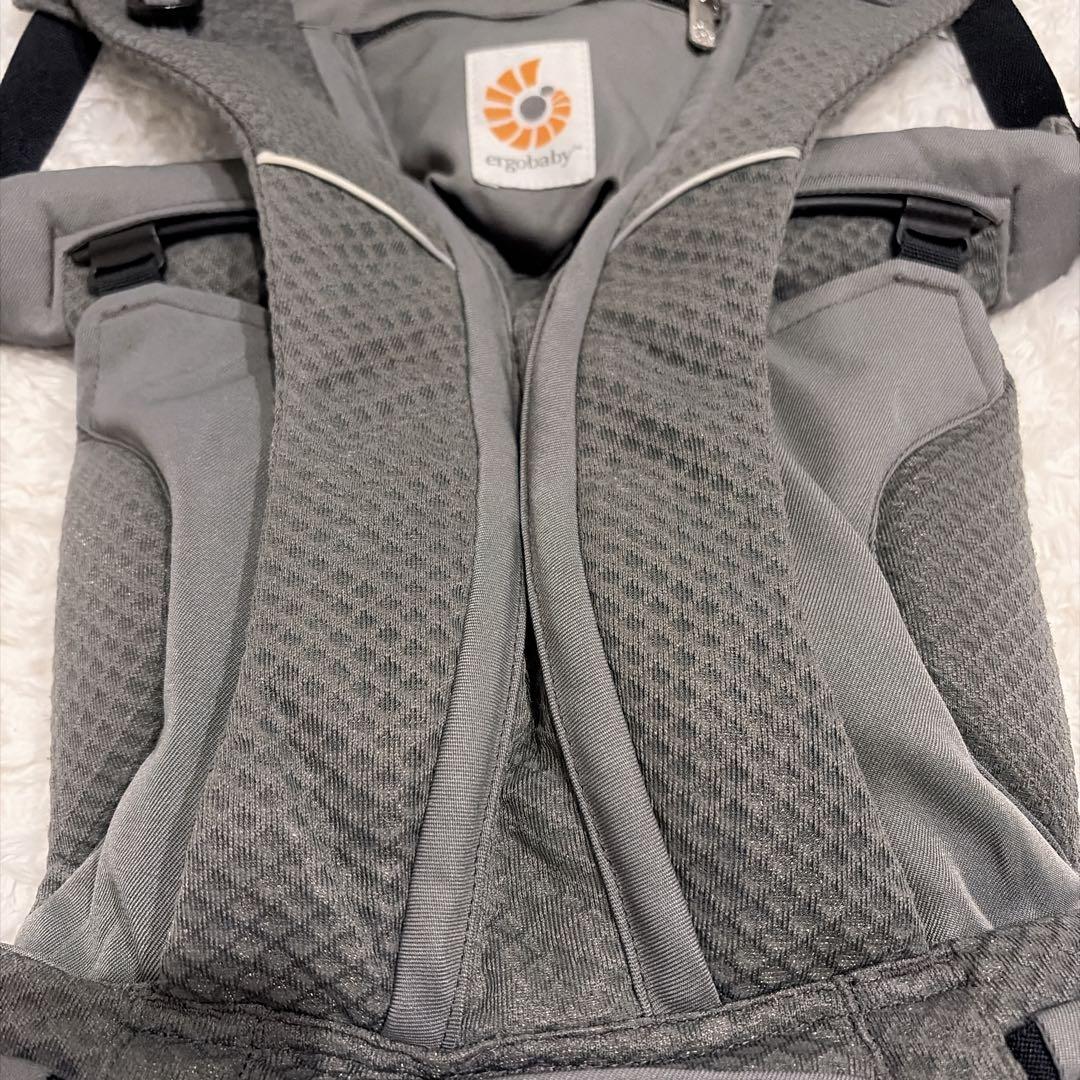 エルゴベビー 美品✨オムニブリーズ　抱っこ紐 グラファイトグレー　メッシュ新生児