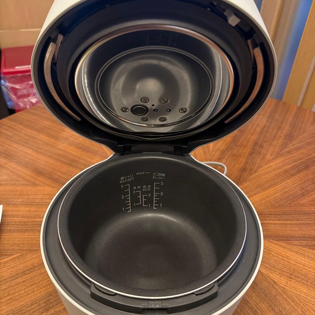 Panasonic 炊飯器 NB102 5合炊き　送料込み