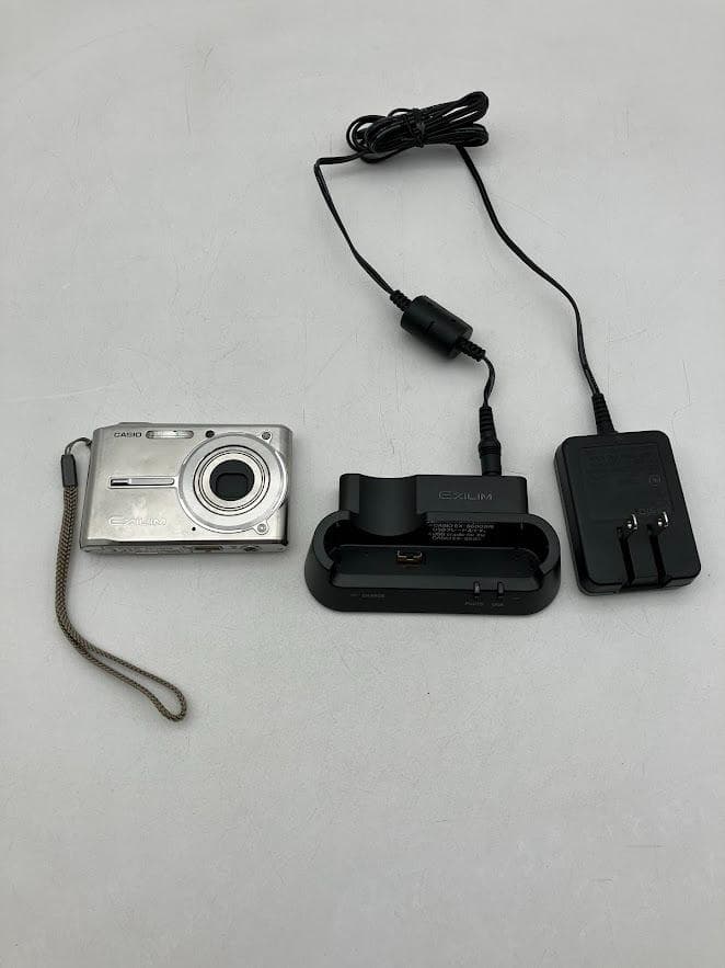 CASIO EXILIM デジタルカメラ EX-S600 本体と充電器