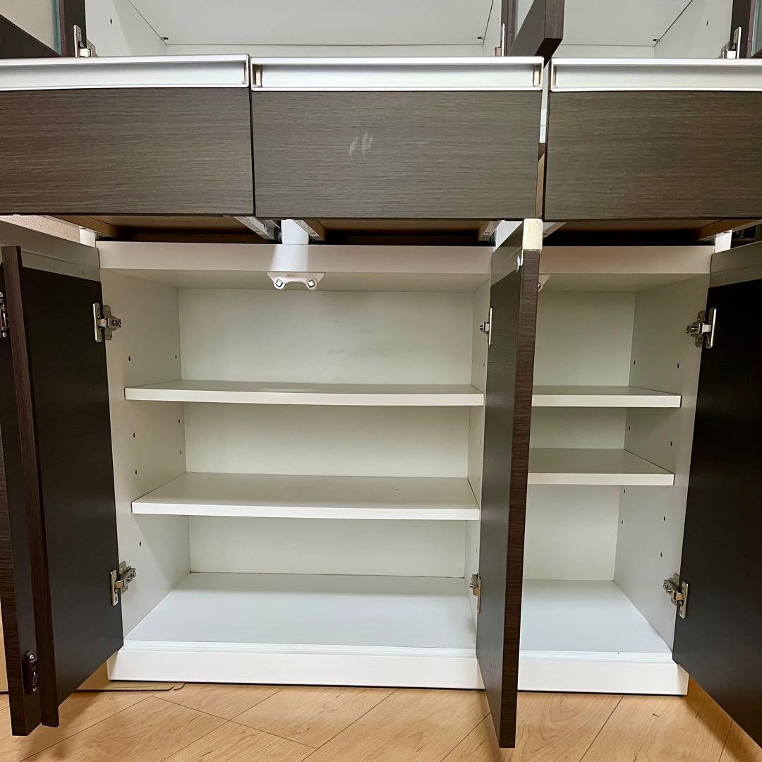 食器棚　３枚扉　ダークブラウン