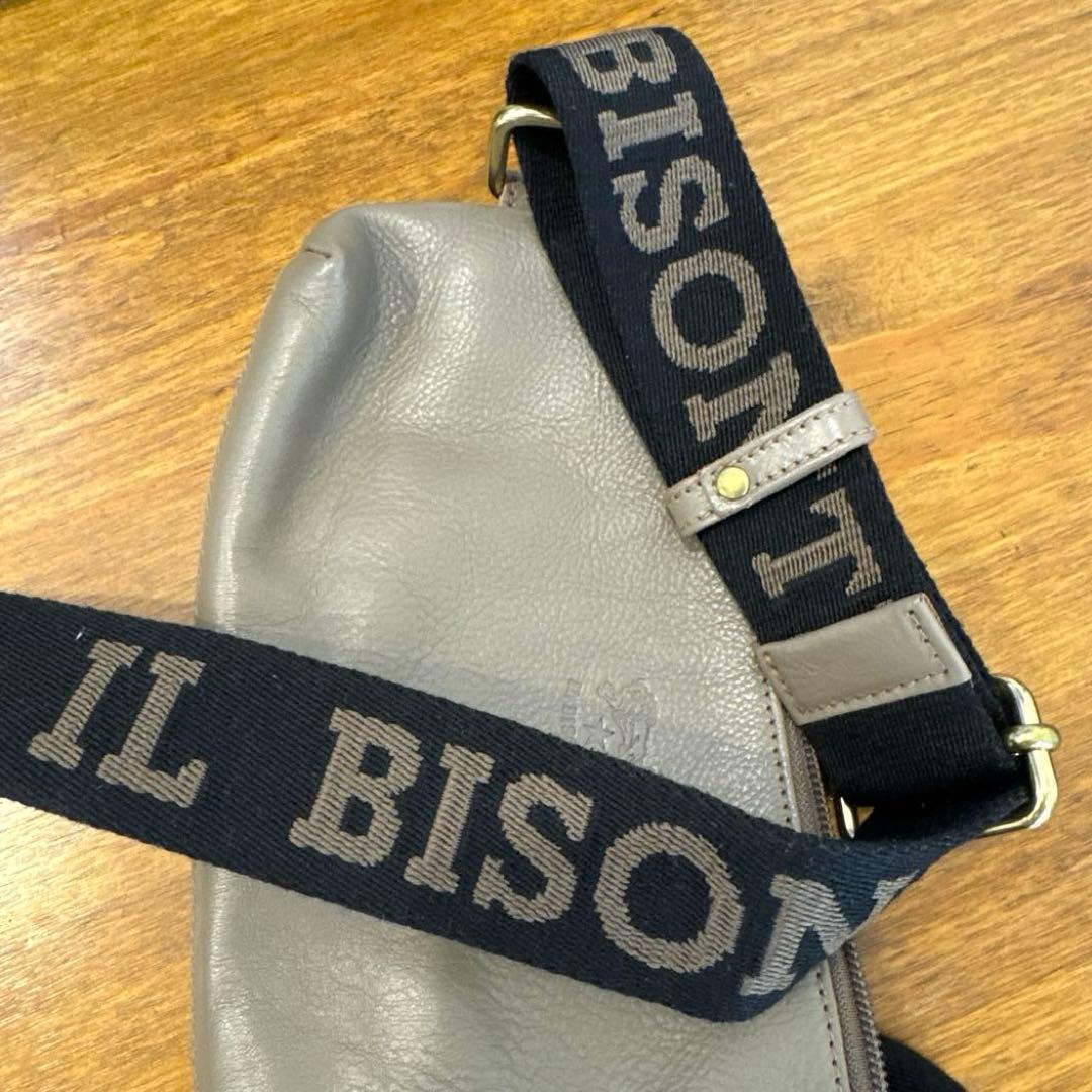 IL BISONTE レザー クロスボディバッグ