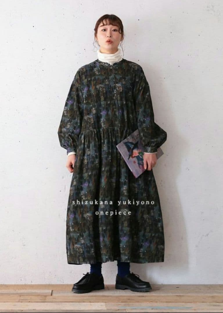 ソウルベリー　静かな雪夜のワンピース