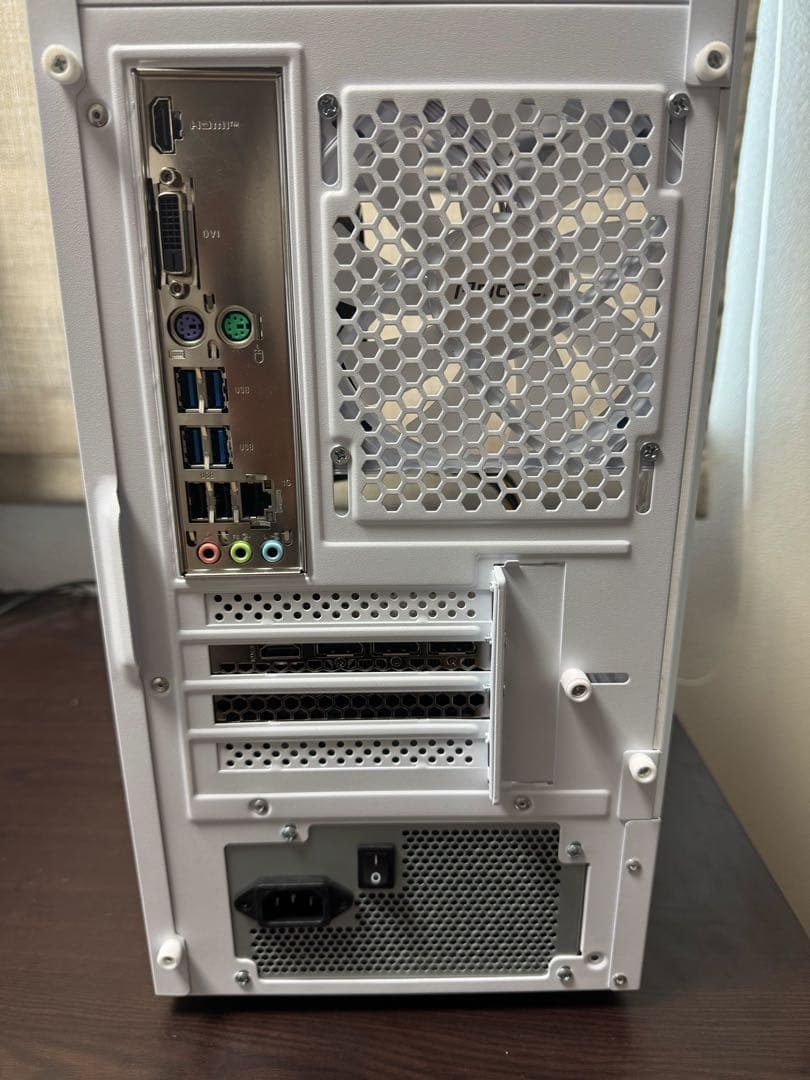 ゲーミングPC RTX4060Ti/Ryzen 7/新品SSD 1TB