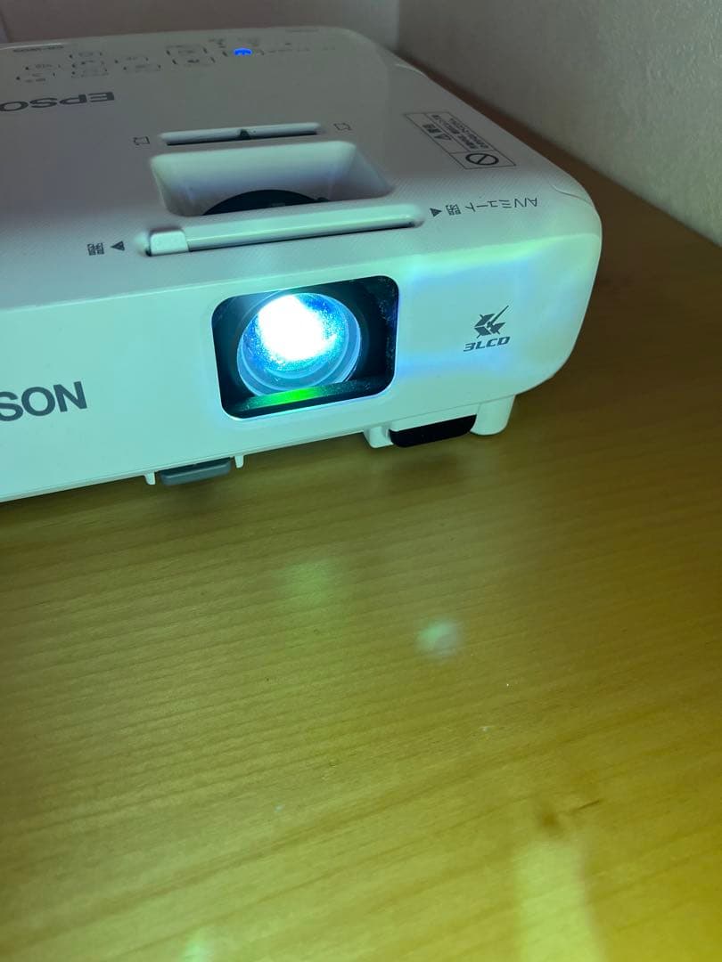 EPSON EB-S05 プロジェクター本体