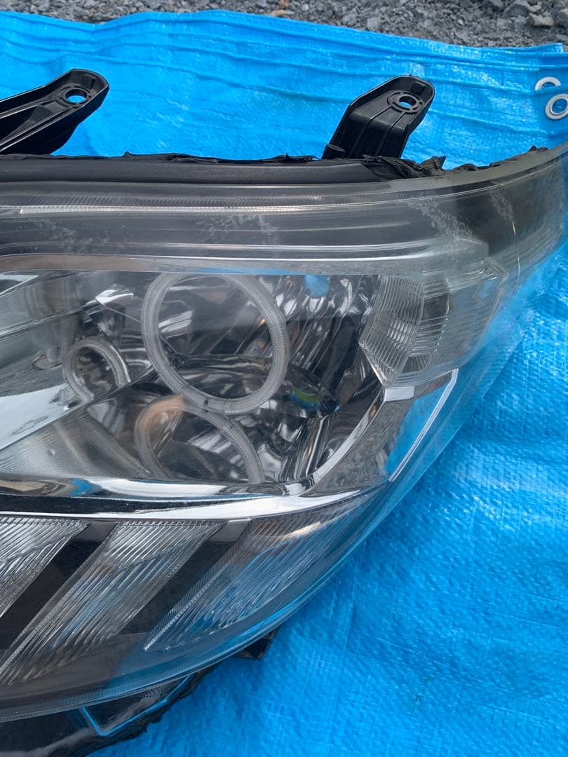 アルファード20後期　ヘッドライト　イカリング