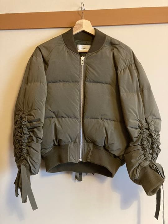 FRAY I.D（フレイ アイディー）MA1 ダウンジャケット　カーキ