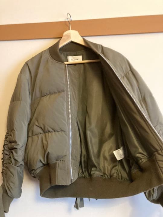 FRAY I.D（フレイ アイディー）MA1 ダウンジャケット　カーキ