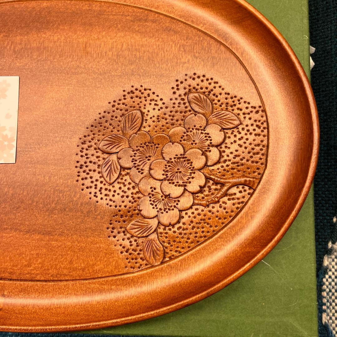 大坂屋家具店 軽井沢彫り　木製楕円形盆 花模様