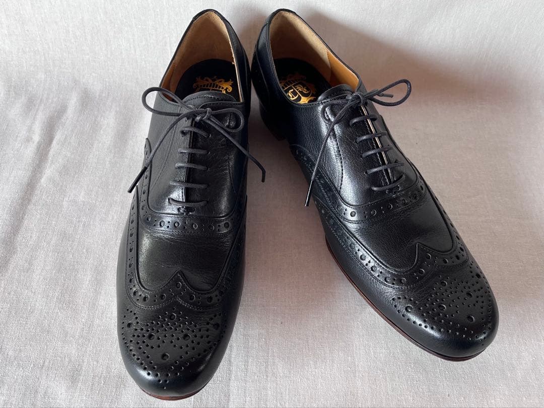 chausser ブラック ウィングチップ 革靴