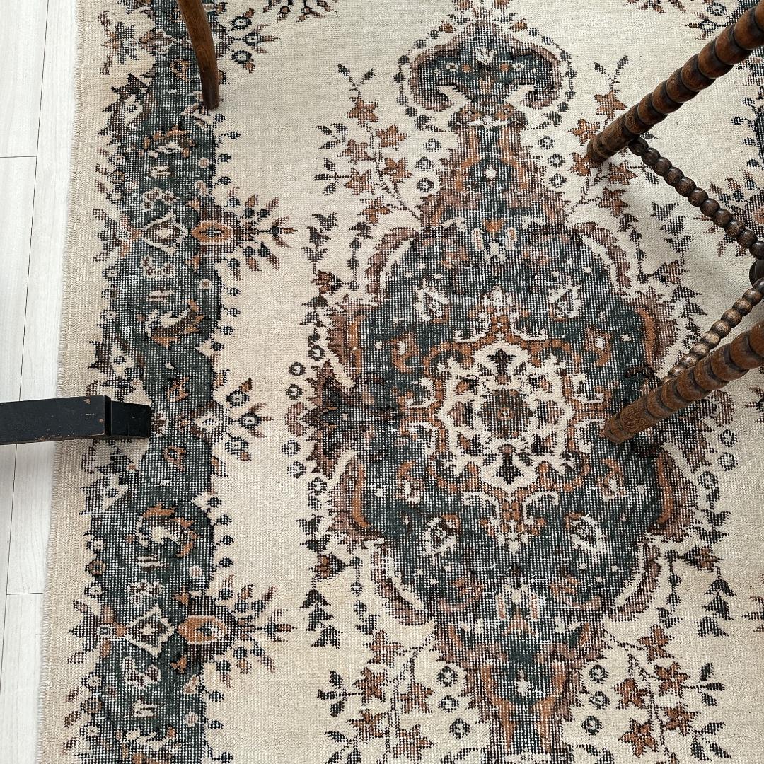 トルコ ヴィンテージラグ A101 カーキブラウン ダークグリーン メダリオン