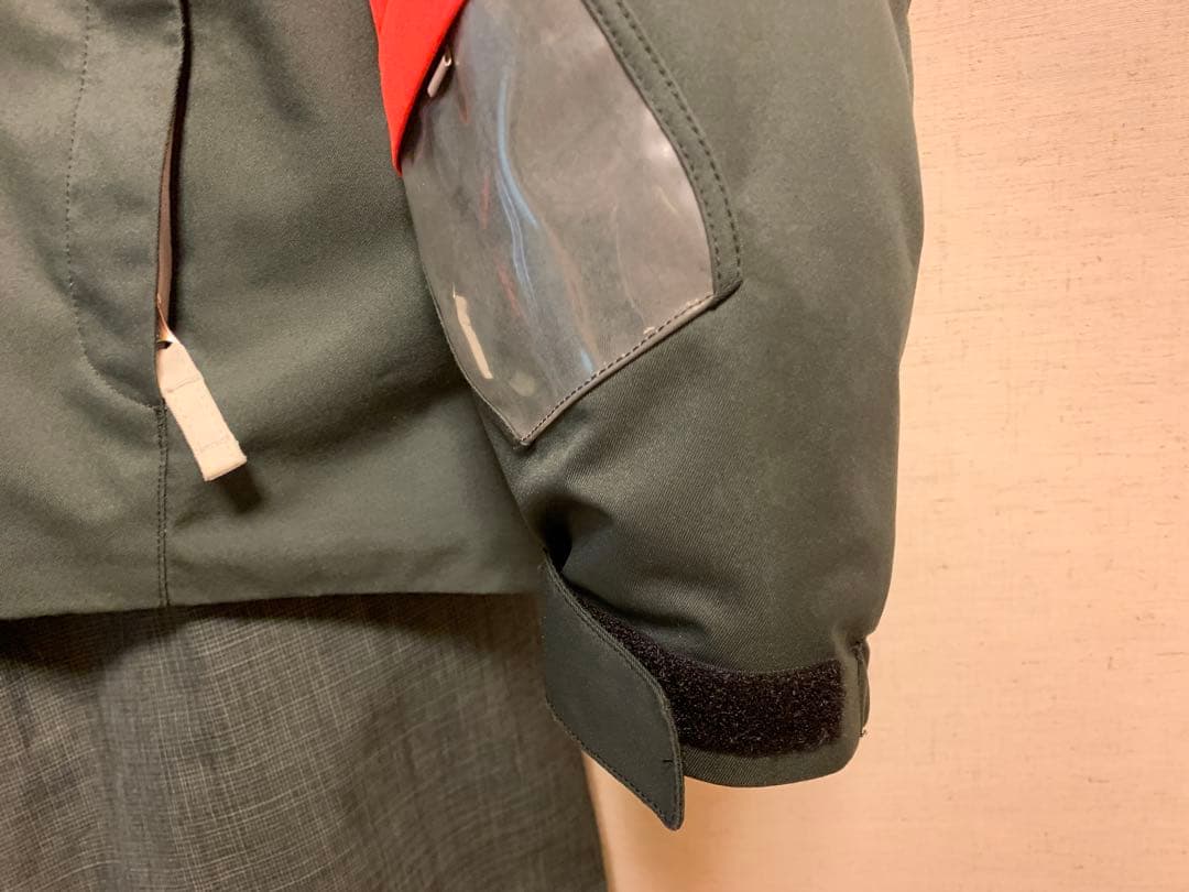 【手洗い可！手袋つき】デサント スキーウェア