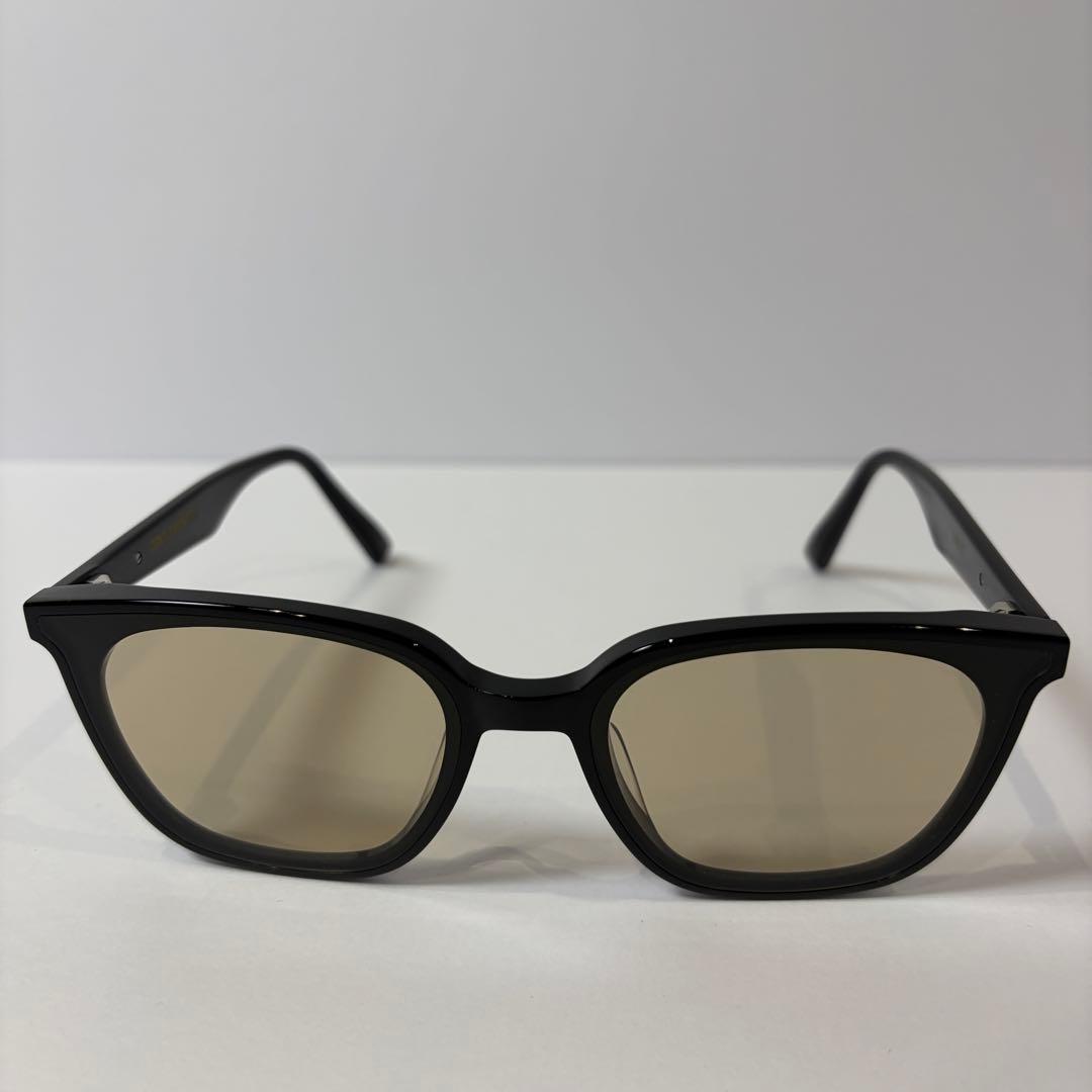 【美品】GENTLE MONDTER LILIT ウェリントン型サングラス 黒縁