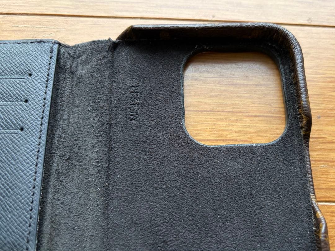 LOUIS VUITTON iPhone 15 PRO フォリオ ケース 手帳