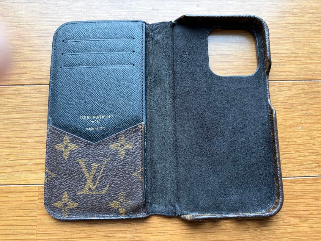 LOUIS VUITTON iPhone 15 PRO フォリオ ケース 手帳
