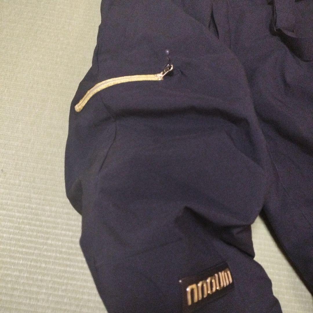 ゴールド フード付き スキーウェア