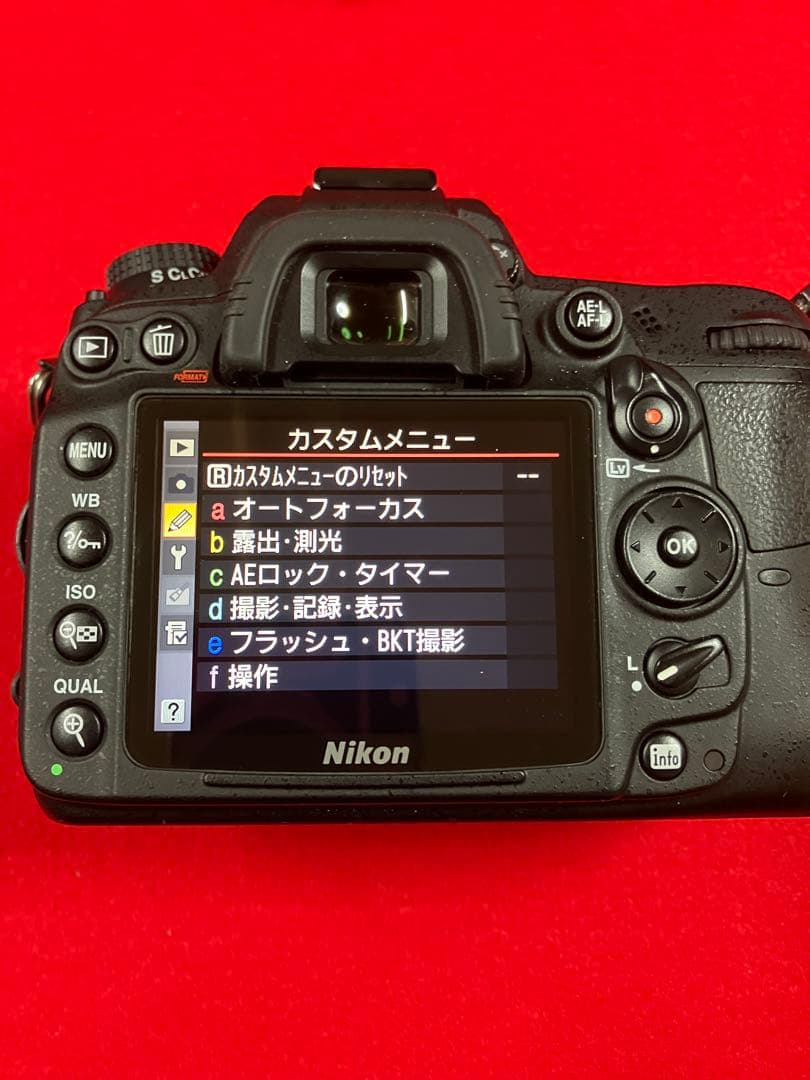 衝撃　これが新品同様 Ｓ1190回 Ｄ7000 18-70mズ-ム