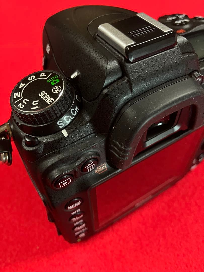 衝撃　これが新品同様 Ｓ1190回 Ｄ7000 18-70mズ-ム