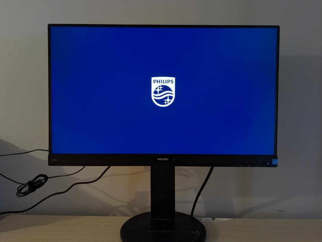 た*き様 【PHILIPS 】23.8インチモニター/ USB-C搭載/ 243