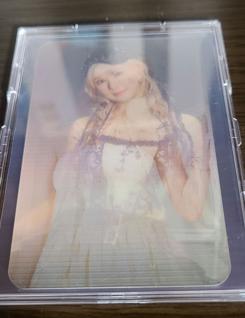 VIVIZ ウナ VERSUS ポップアップカフェ限定レンチキュラー