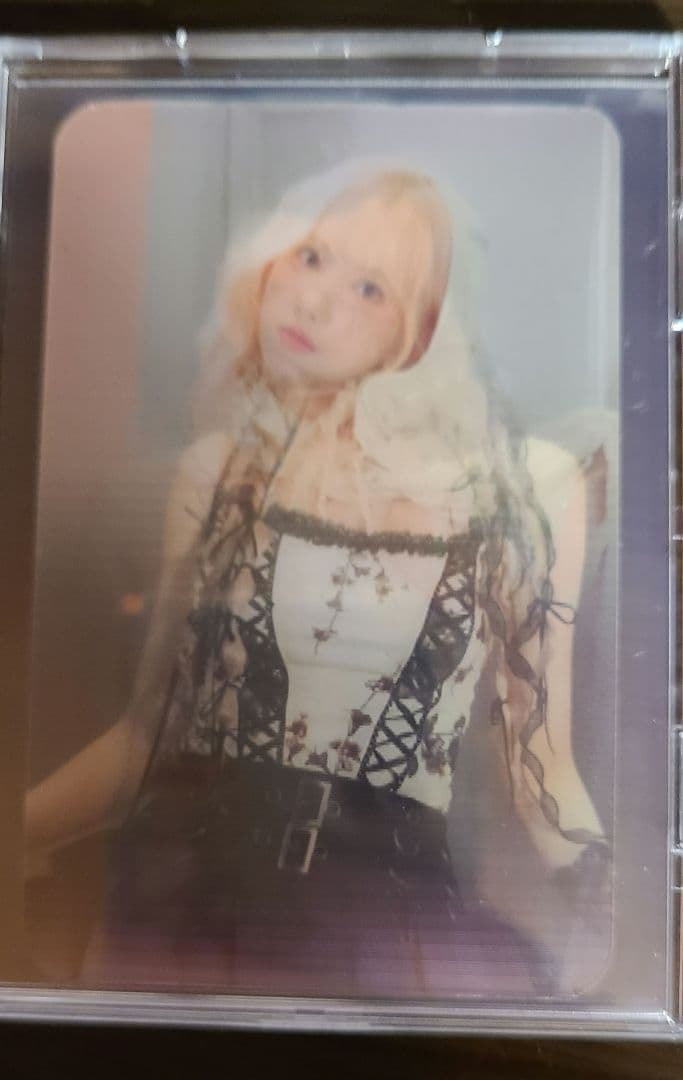 VIVIZ ウナ VERSUS ポップアップカフェ限定レンチキュラー