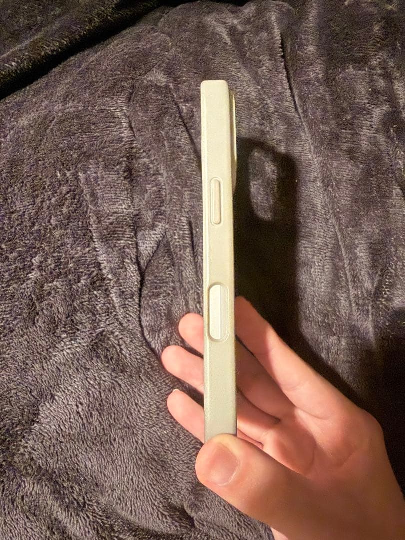 RIMOWA iPhone16 Pro用ケース シルバー