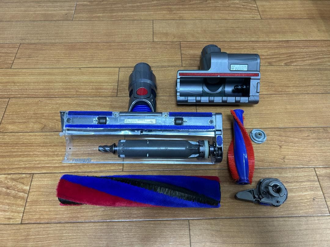 【美品 使用少】dyson V8 slim fluffy 【未使用】アクセサリ