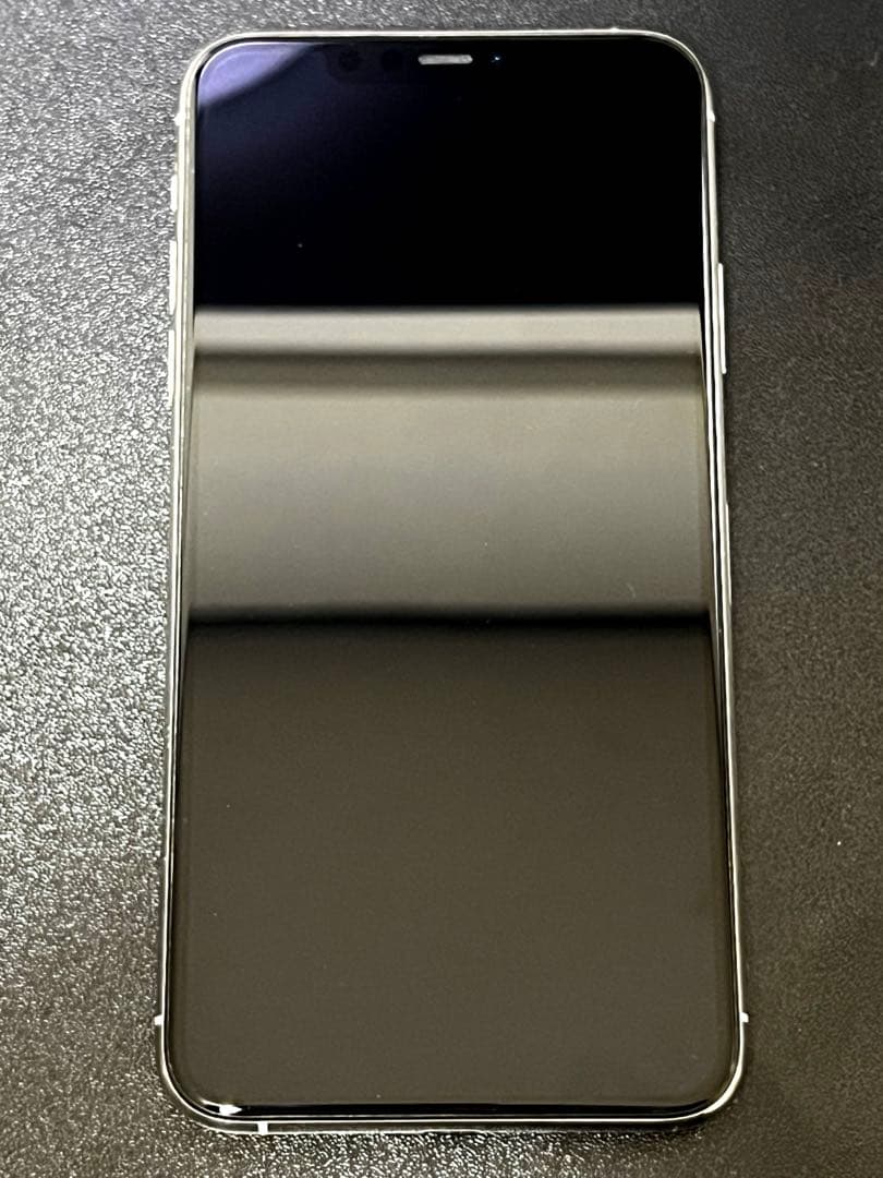 Apple iPhone 11 Pro MAXシルバー 本体