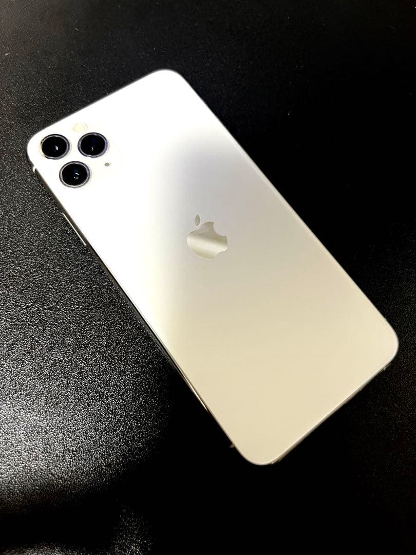 Apple iPhone 11 Pro MAXシルバー 本体