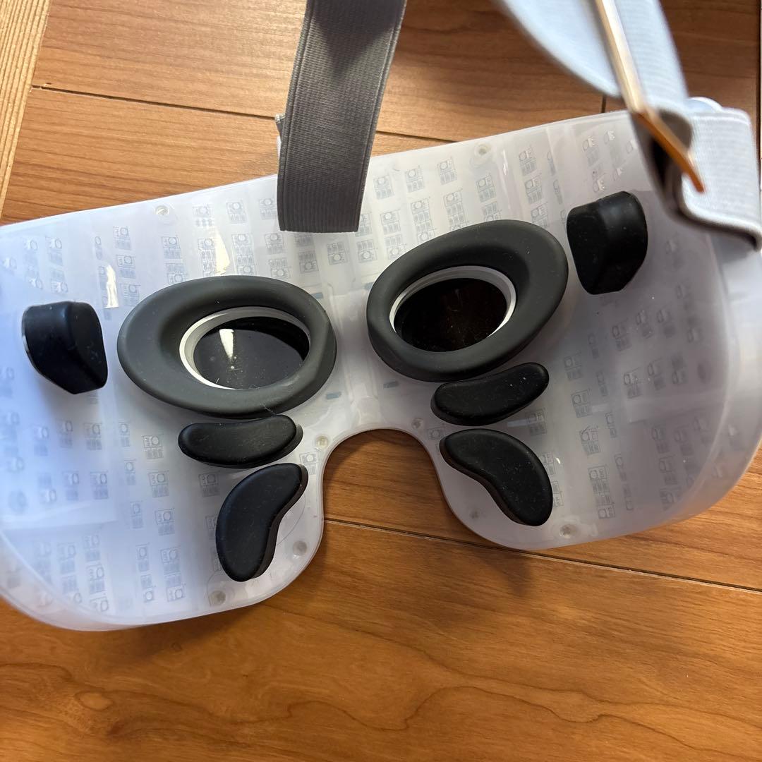 PLEASING SAN プリージングサン　目元美顔器