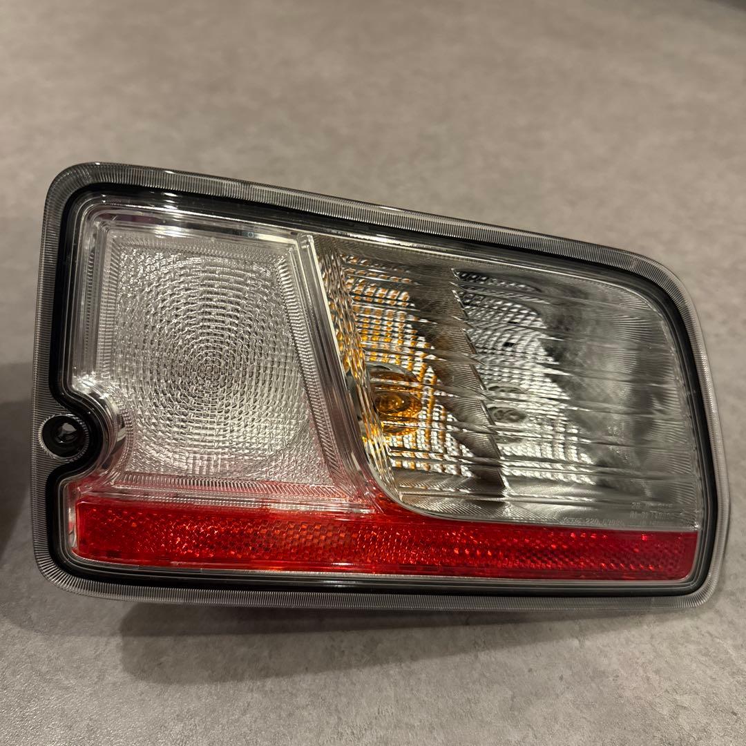 ［新車外し］ダイハツ　アトレー　テールライト 左右セット クリア/レッド
