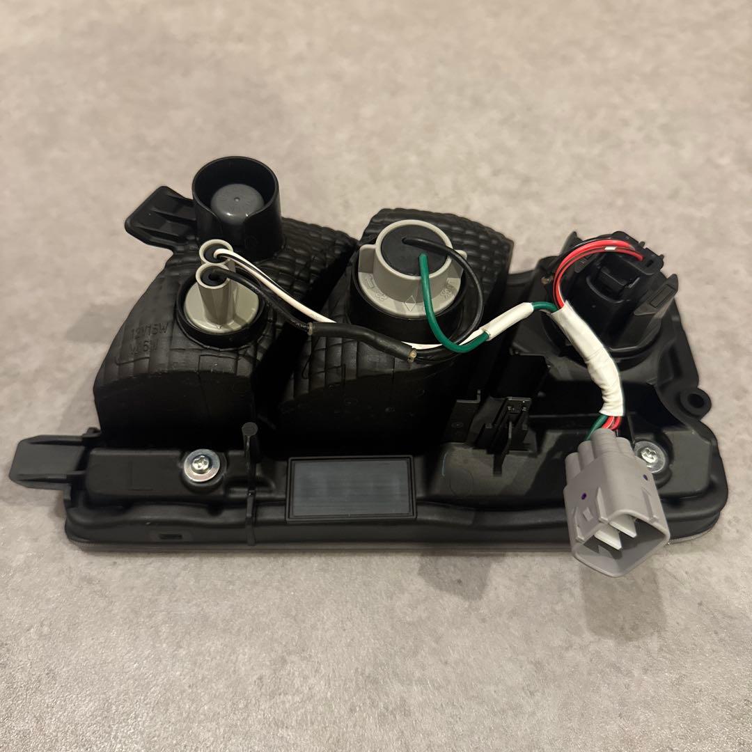 ［新車外し］ダイハツ　アトレー　テールライト 左右セット クリア/レッド