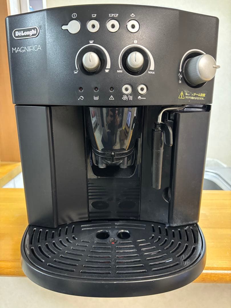 デロンギ　全自動コーヒーマシン ESAM1000SJ