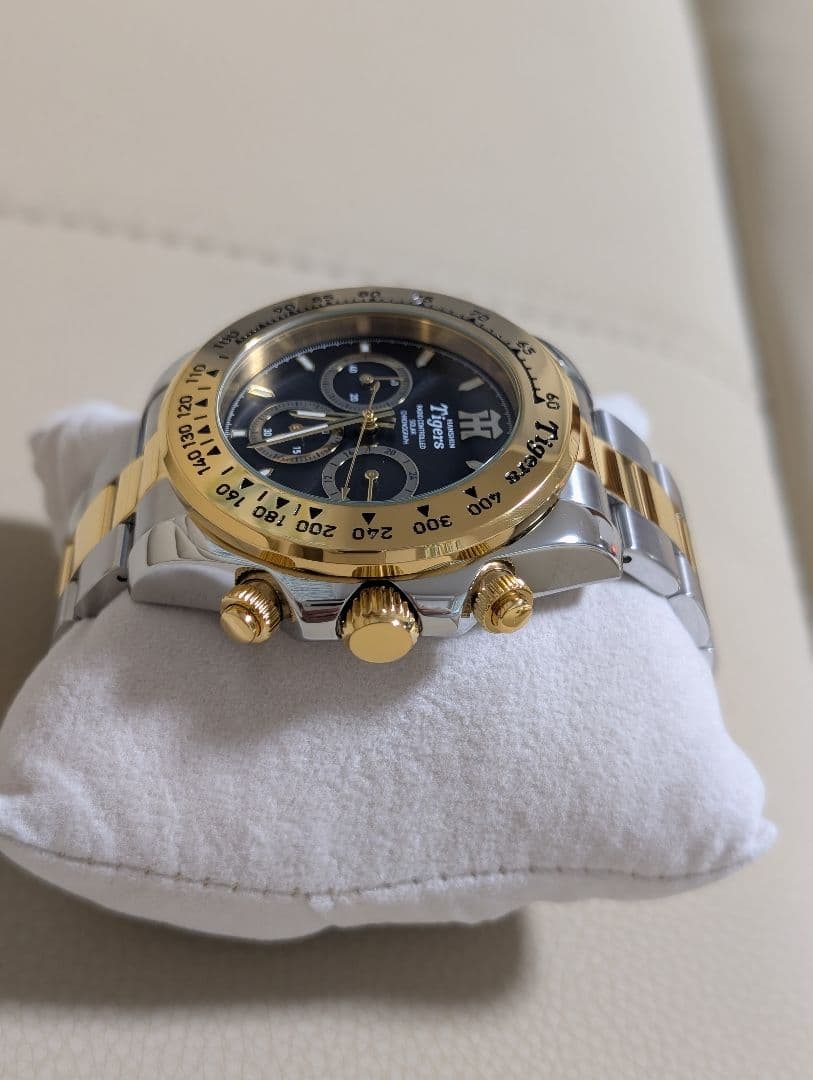 阪神タイガース承認モデル 電波ソーラークロノ 1935本限定　腕時計