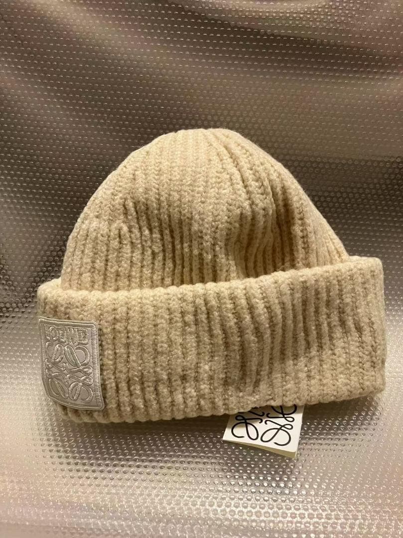 LOEWE ベージュ ニット帽 新品