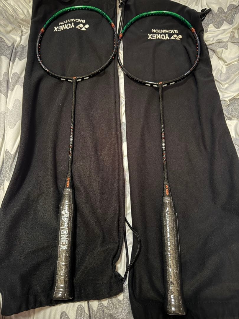 YONEX ASTROX 99プロバドミントンラケット 2本セット