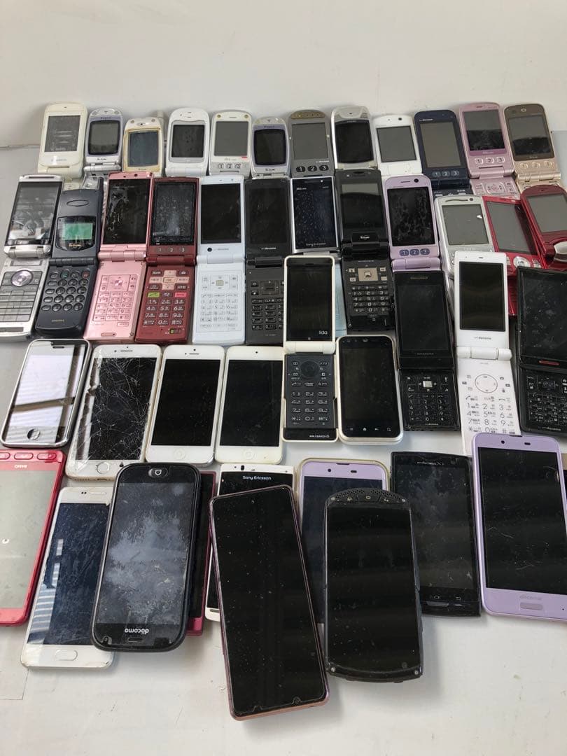 携帯電話　45点　ジャンク品　まとめ売り(D181)