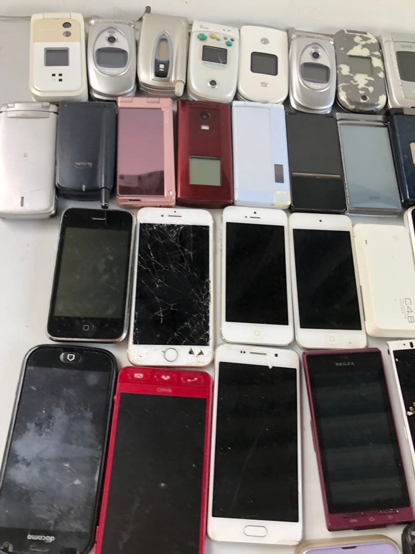 携帯電話　45点　ジャンク品　まとめ売り(D181)