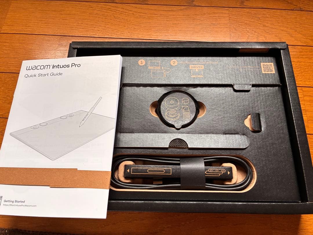 液タブ・ペンタブ Wacom Intuos Pro Medium