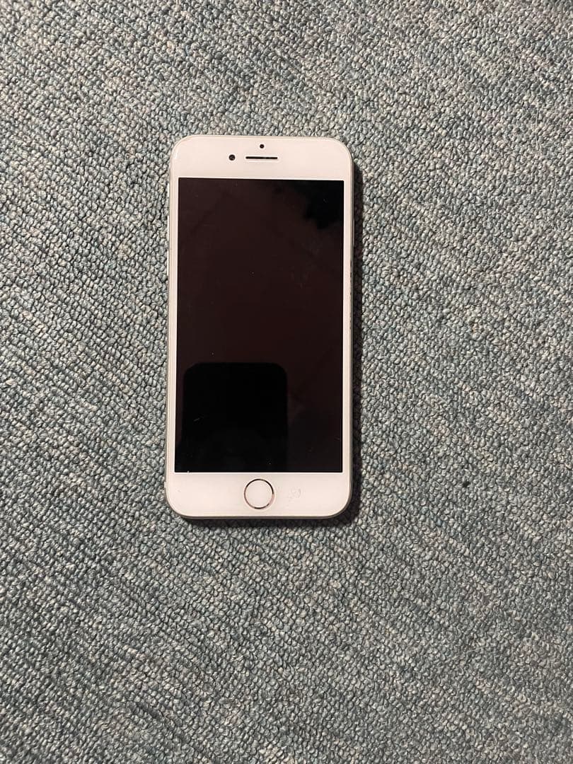 Apple iPhone 8 シルバー　64GB