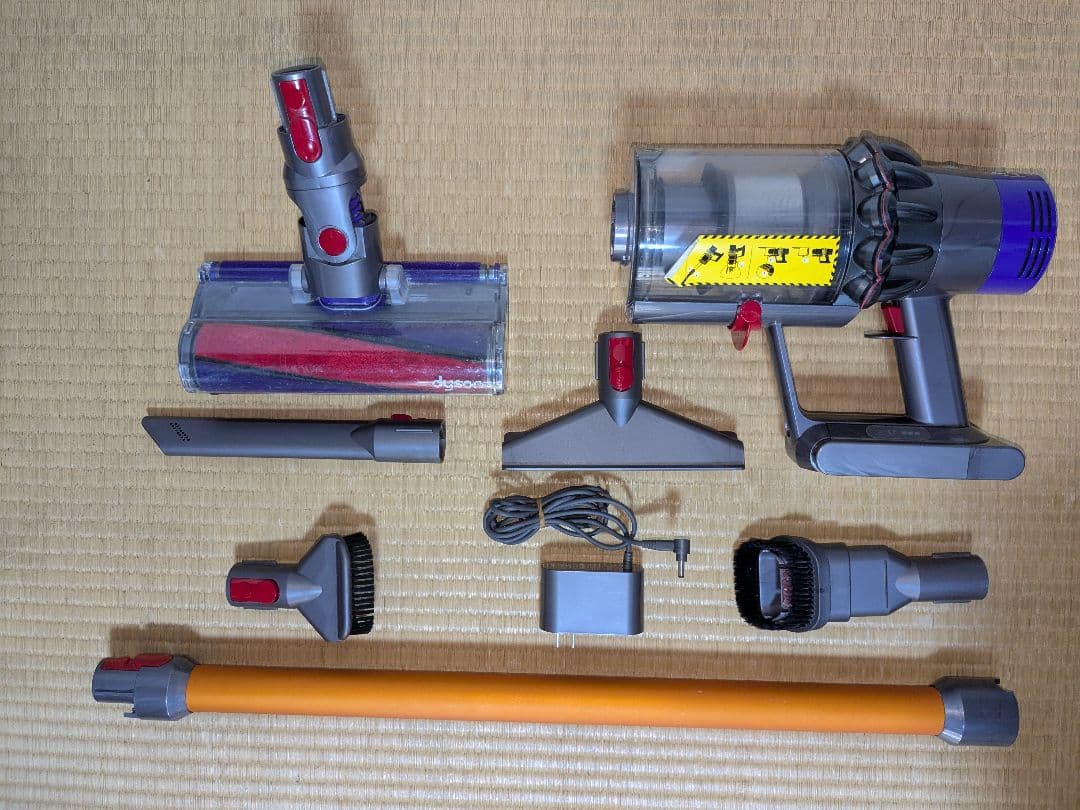 【値下げ】ダイソンコードレス掃除機 V10　 動作品　⑤