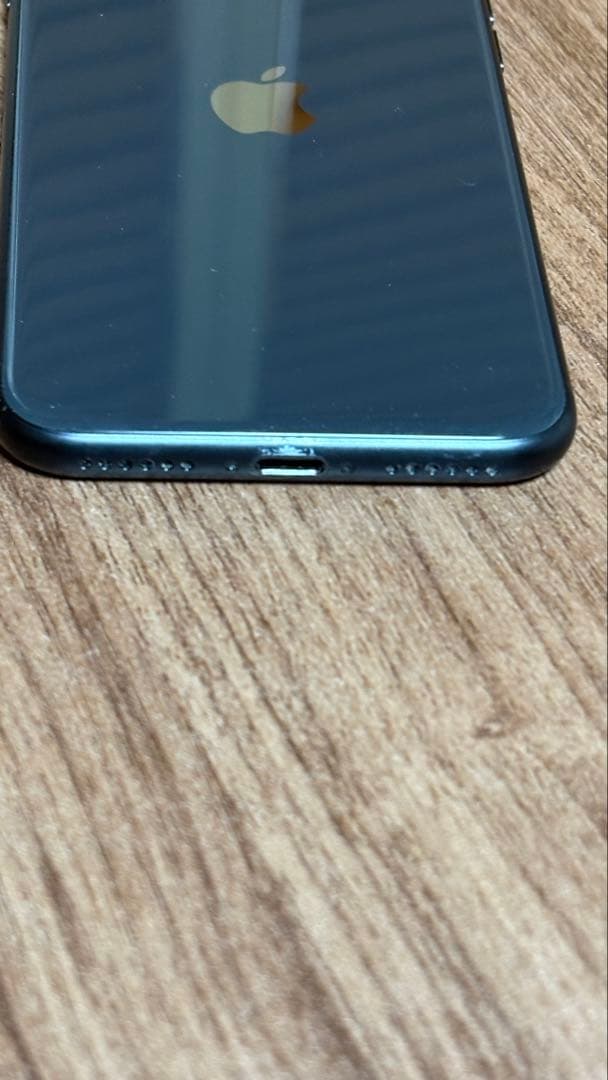 【美品】iPhone SE 128GB ブラック SIMフリー