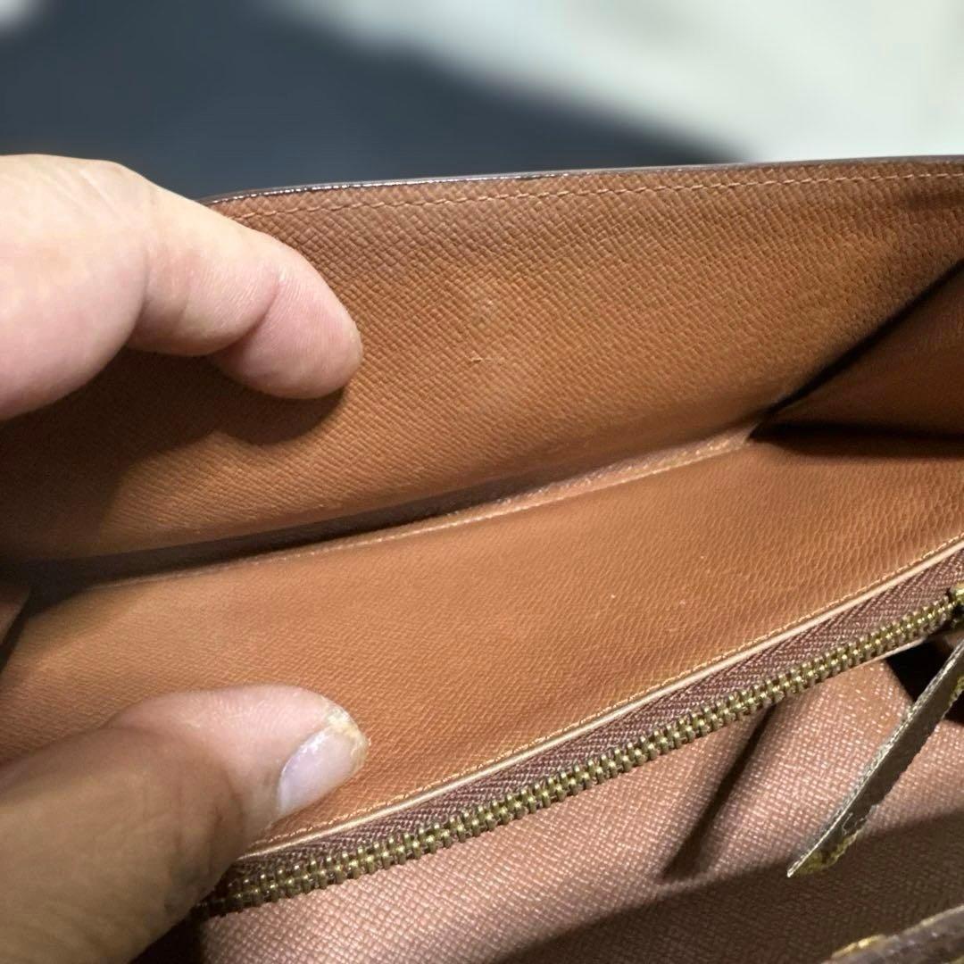 ⑥☆外観美品/優良品☆カード2枚タイプ♪サラ長財布