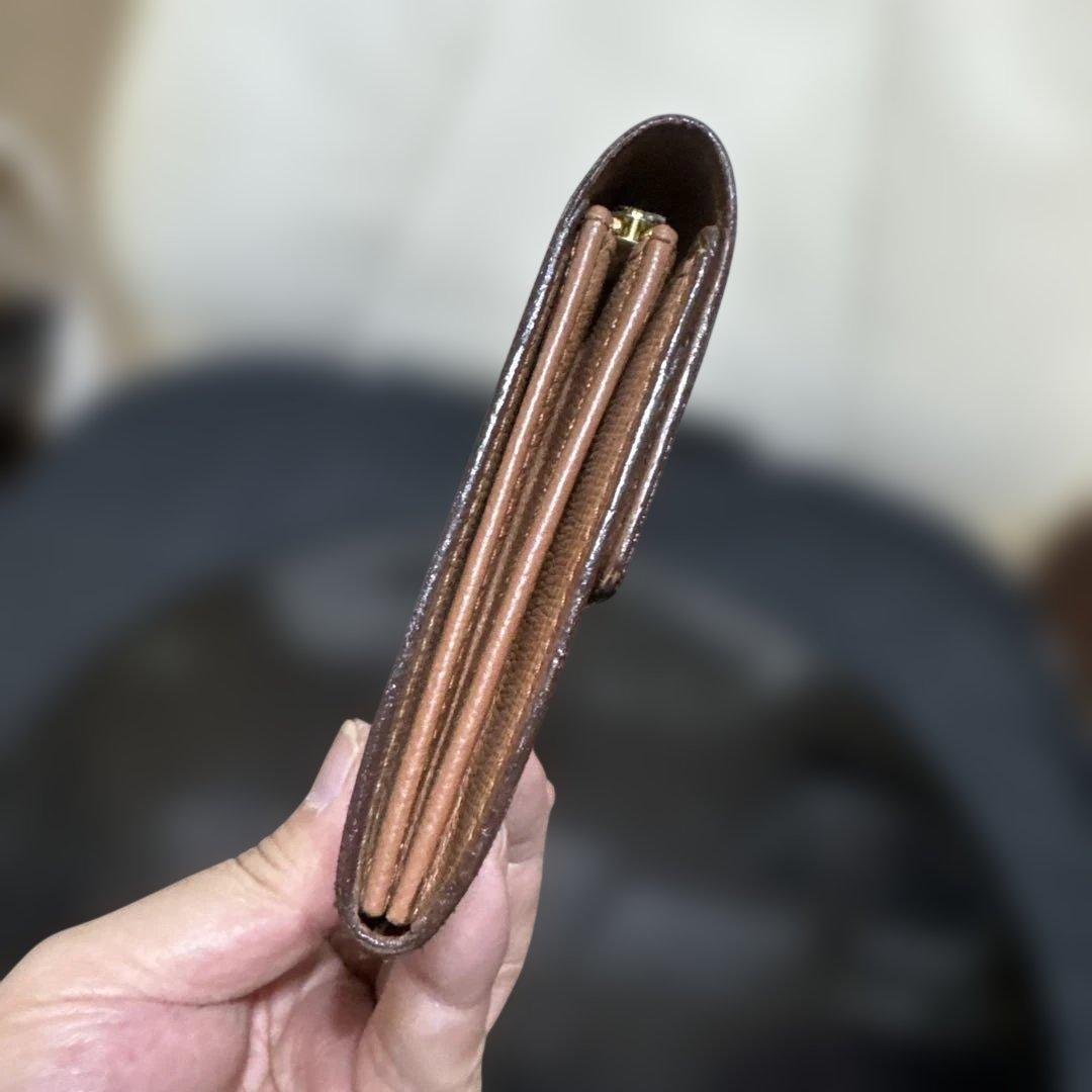 ⑥☆外観美品/優良品☆カード2枚タイプ♪サラ長財布