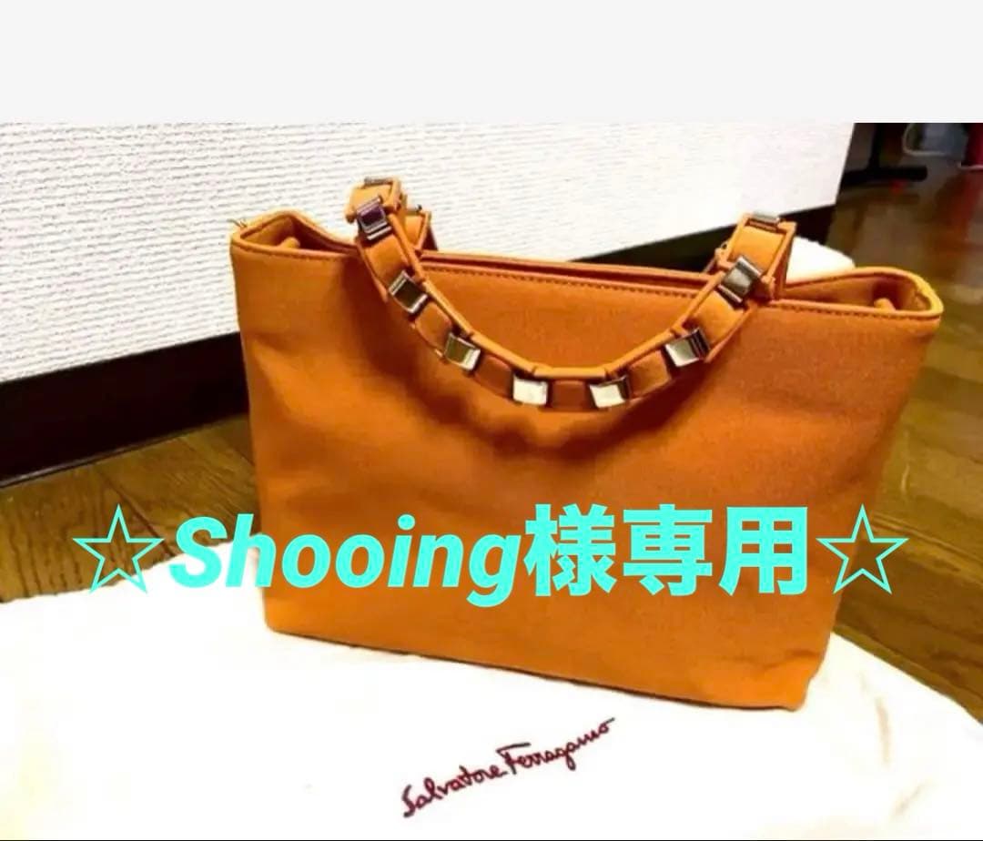 フェラガモ ハンドバッグ