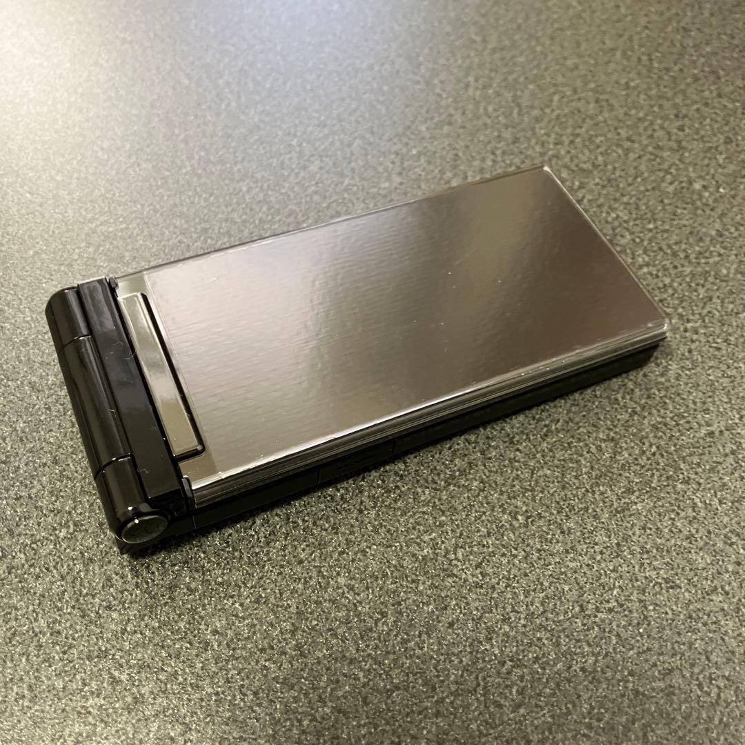 携帯電話　docomo F-02Dブラック 未使用品(ジャンク品扱い)