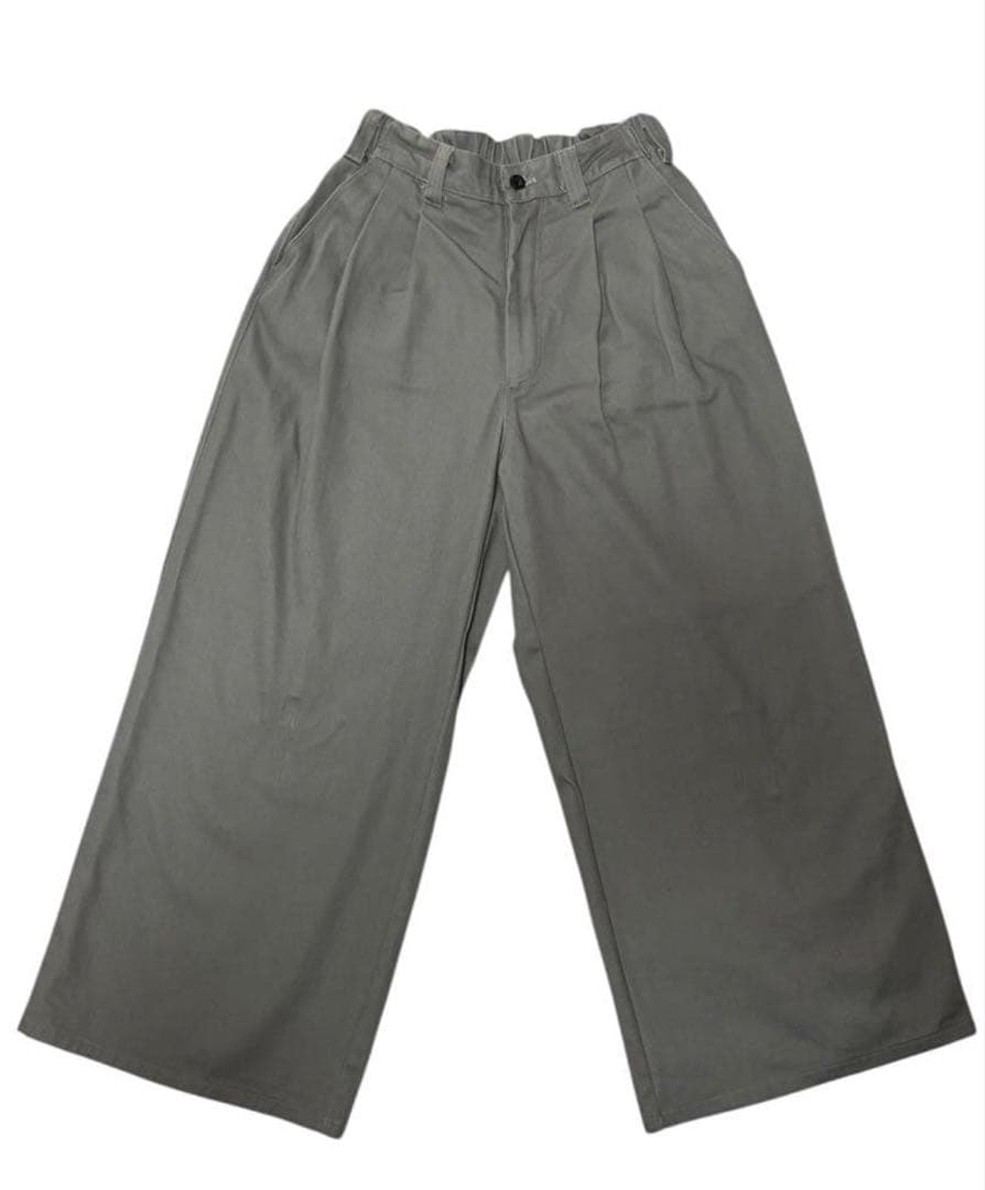 パンツ FEELS WIDE TUCKED TROUSERS GRAY